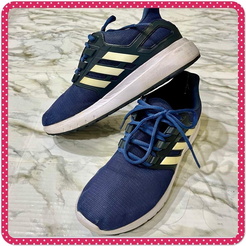 💝 ADIDAS 💝 Navy/cream/white athletic shoes size 9.5 Women’s